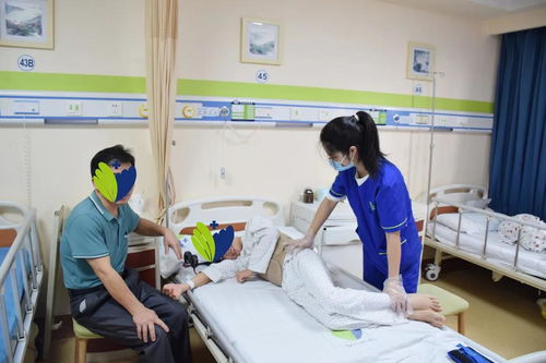 暨南大學崇愛醫院舉辦“認識物理治療，專注精準康復”慶?；顒郁呦冗M康復設備展示